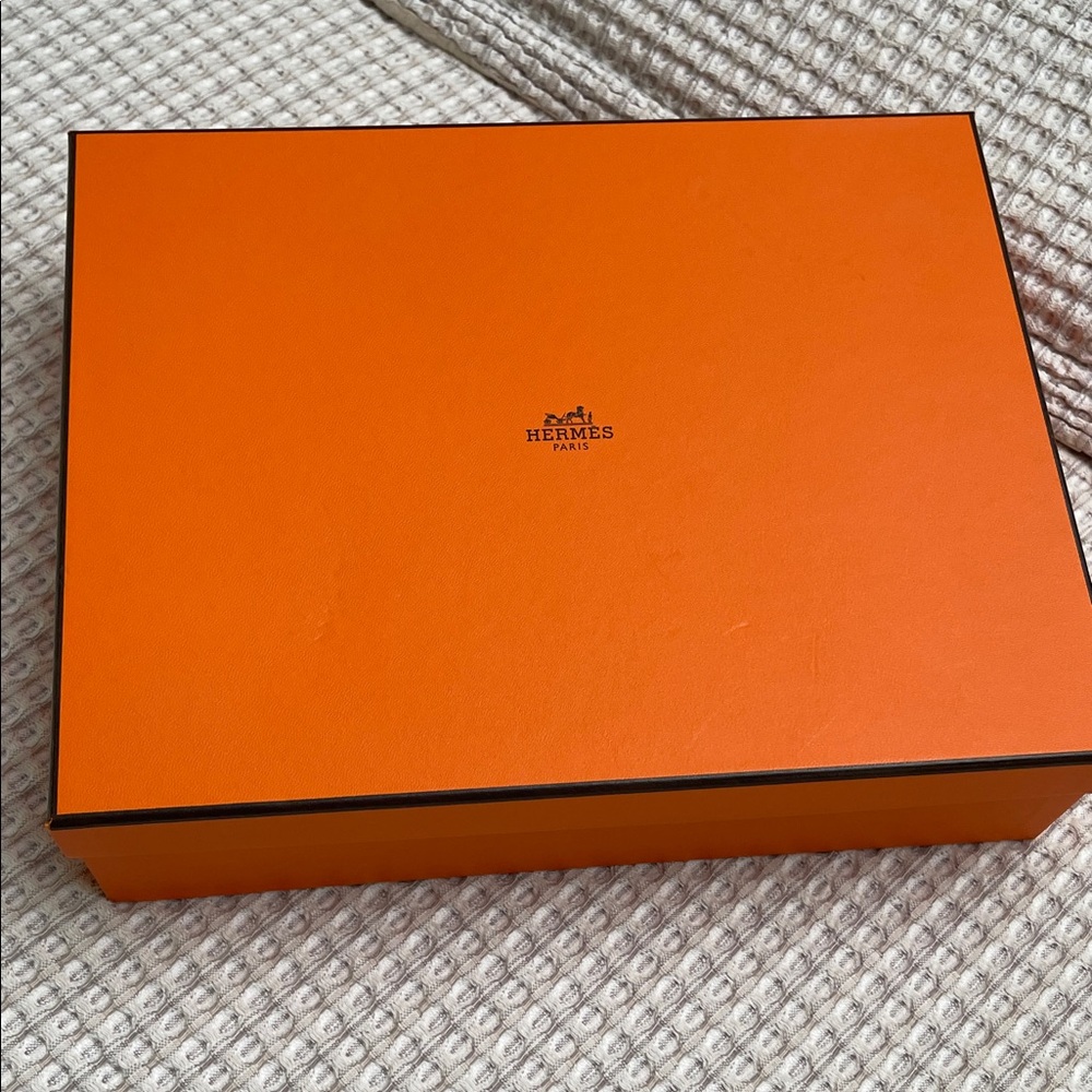 Hermès Signature Orange Gift Box